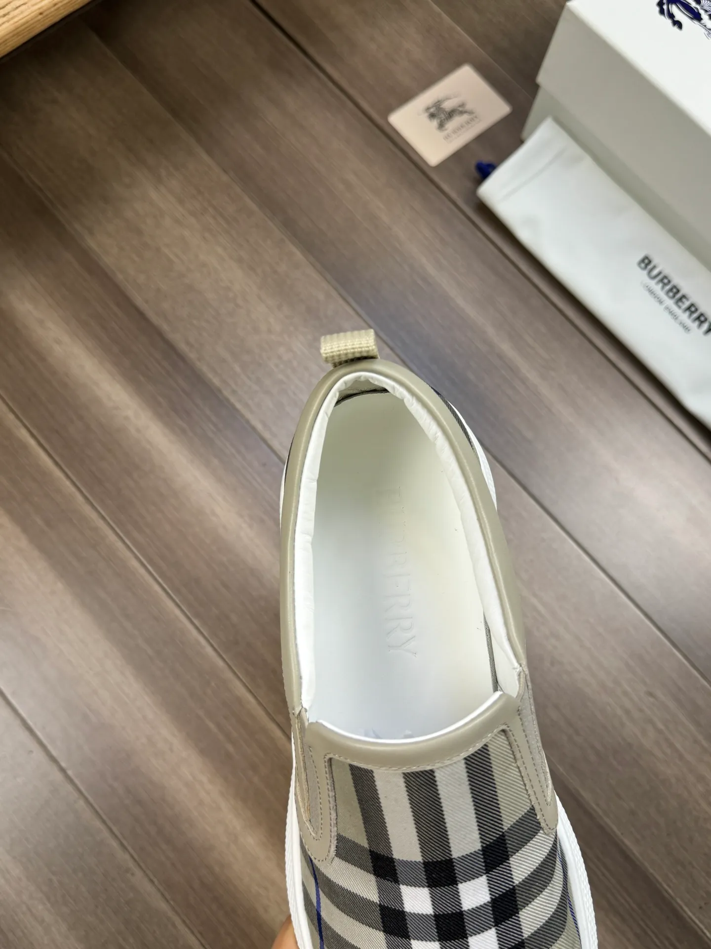 [BURBERRY] Burberry P360💰 - Original order 🔍🔍🔍 - Upper: imported 🔝 brand totem cloth, heel brand webbing decoration - Lining: water-dyed cowhide - Outsole: ultra-light rubber; two-color molded outsole - Super high quality control, fine workmanship: highlighted (high-end, extravagance, grade) -Size: 38-44 (Male 45, can be customized)
